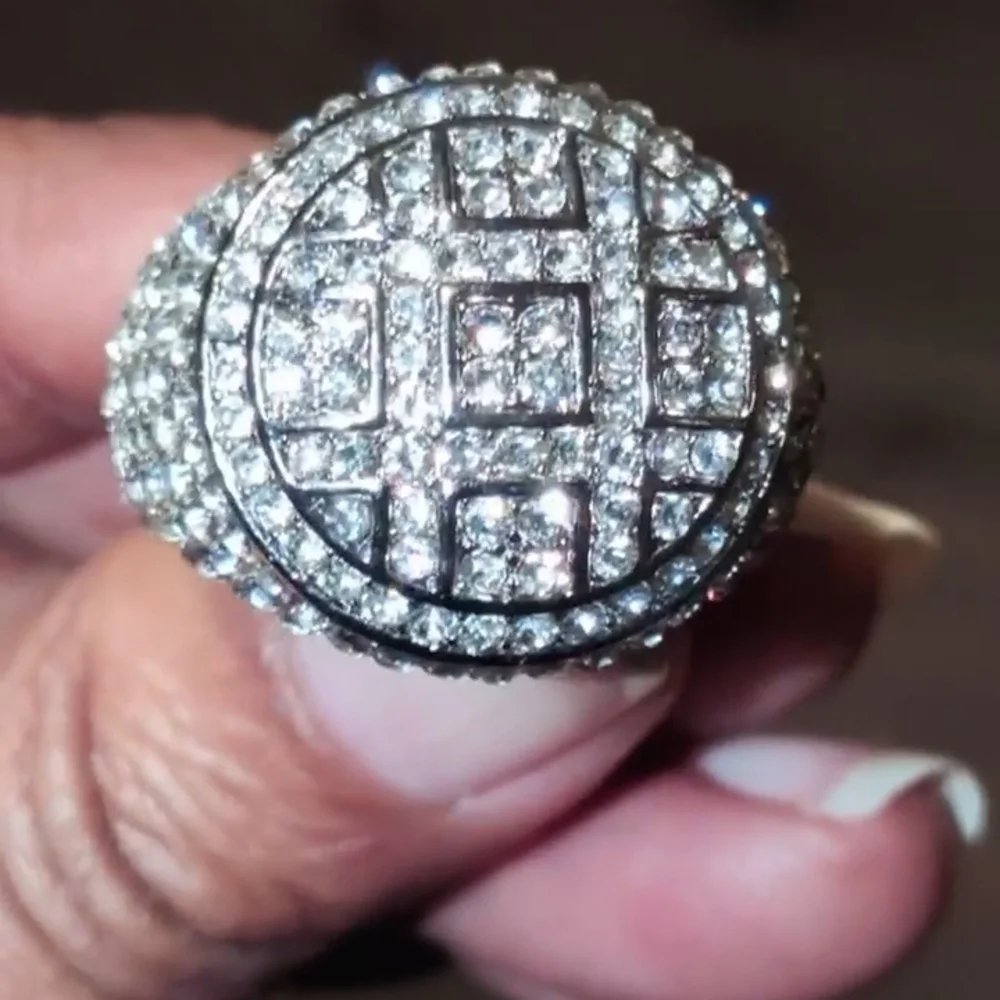 Elegant Silver Mens Ring Sz 9